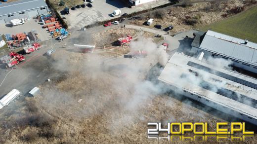 Pożar hali produkcyjnej w Opolu