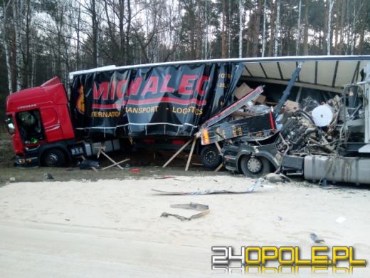 Zderzenie ciężarówek na A4. Autostrada w stronę Wrocławia zamknięta