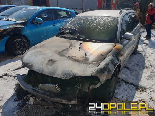 Pożar samochodów na parkingu w Brzegu