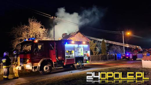 Pożar domu jednorodzinnego w Poznowicach. Spłonęło poddasze