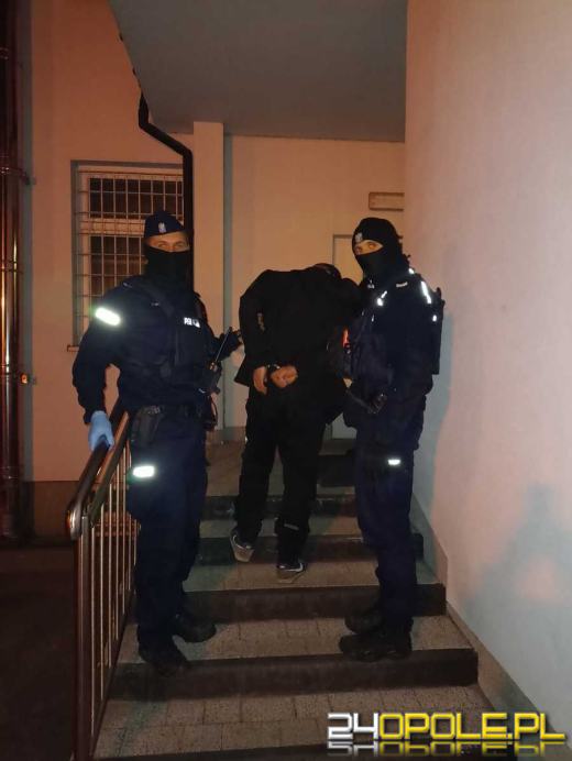 Zatrzymali 3 osoby kradnące dary dla uchodźców