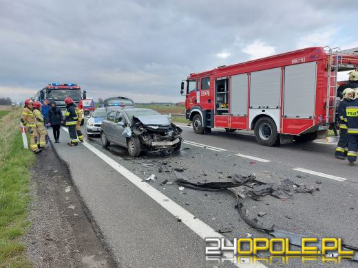 Zderzenie opla i peugeota na obwodnicy Opola