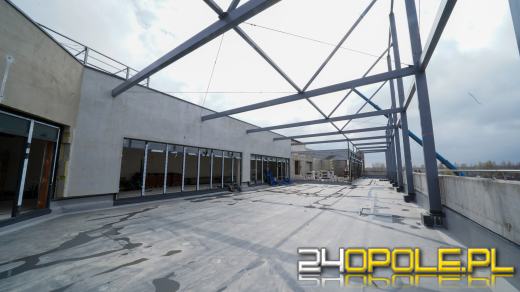 Trwają prace wykończeniowe w centrum przesiadkowym Opole Główne