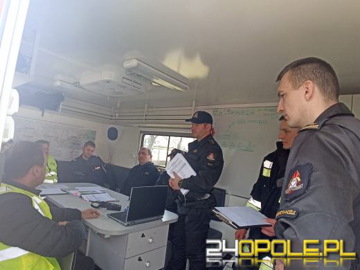 Strażacy ćwiczyli na terenie starego zakładu