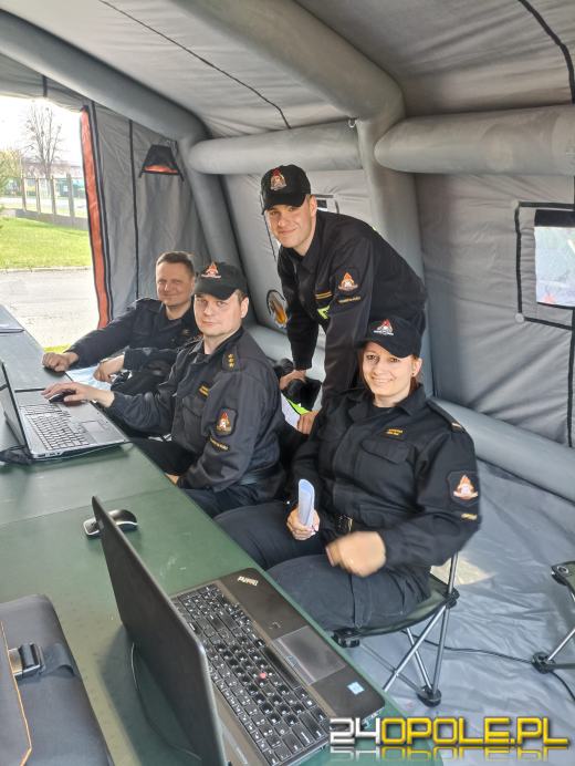 Strażacy ćwiczyli na terenie starego zakładu