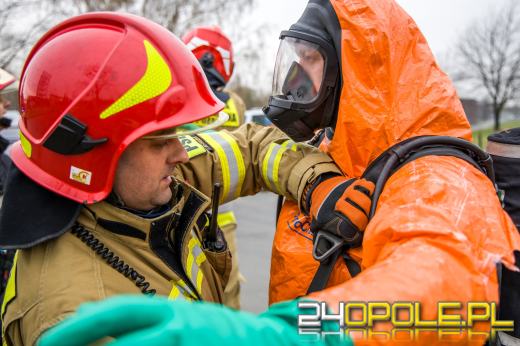 Strażacy ćwiczyli na terenie starego zakładu
