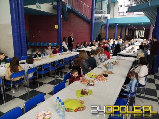150 uchodźców z Ukrainy zjadło uroczyste śniadanie wielkanocne