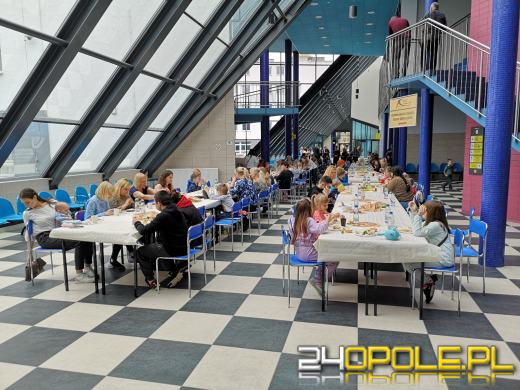 150 uchodźców z Ukrainy zjadło uroczyste śniadanie wielkanocne