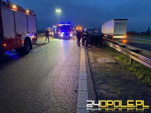 Wypadek na opolskim odcinku A4. Zderzyły się trzy pojazdy