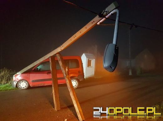 Pijany kierowca ściął latarnię i trafił wprost do więzienia