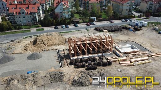 Tężnia na osiedlu Malinka pnie się w górę