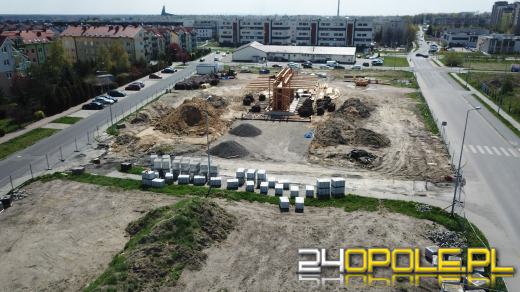 Tężnia na osiedlu Malinka pnie się w górę