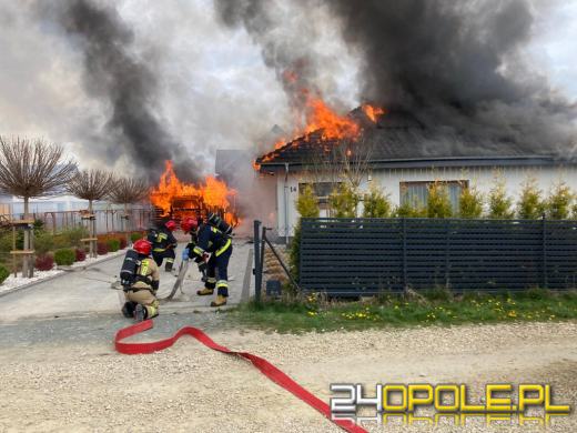 7 zastępów straży walczyło z pożarem domu w Walidrogach