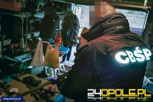 Rozbity gang o charakterze zbrojnym - przejęte 250 jednostek broni
