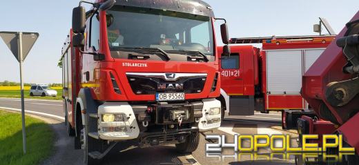 Wypadek drogowy auta ciężarowego i busa w powiecie brzeskim