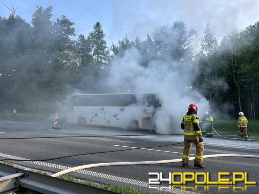 Pożar autobusu na pasie A4 w stronę Katowic