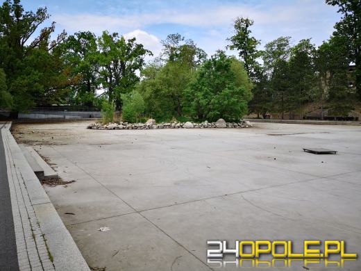 Fontanna przy Stawie Zamkowym sucha...planowany remont jeszcze się nie rozpoczął 