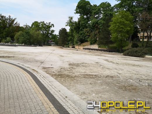 Fontanna przy Stawie Zamkowym sucha...planowany remont jeszcze się nie rozpoczął 