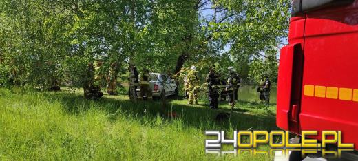 Samochód osobowy osunął się do wody