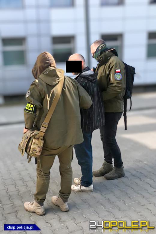 Policjanci z CBŚ z Opola i Katowic rozbili dwa gangi "tytoniowe"