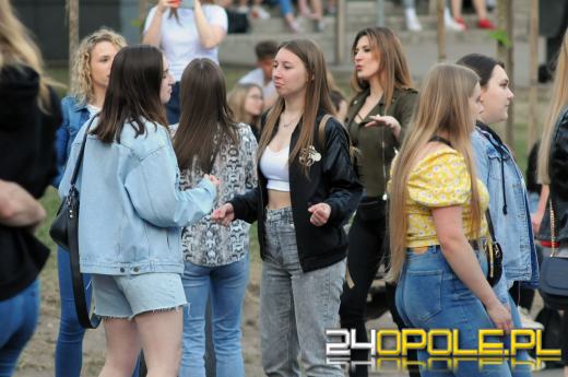 Uniwersytet Opolski zakończył koncertowanie. Dziś studenci balują na błoniach "Polibudy"