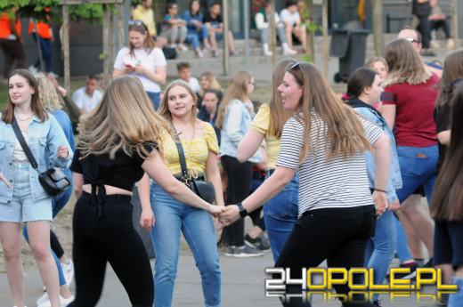 Uniwersytet Opolski zakończył koncertowanie. Dziś studenci balują na błoniach "Polibudy"