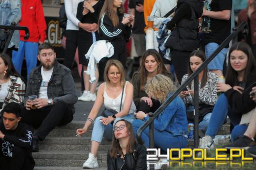 Uniwersytet Opolski zakończył koncertowanie. Dziś studenci balują na błoniach "Polibudy"