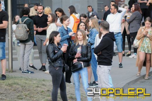 Uniwersytet Opolski zakończył koncertowanie. Dziś studenci balują na błoniach "Polibudy"