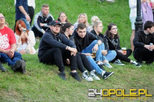 Uniwersytet Opolski zakończył koncertowanie. Dziś studenci balują na błoniach "Polibudy"