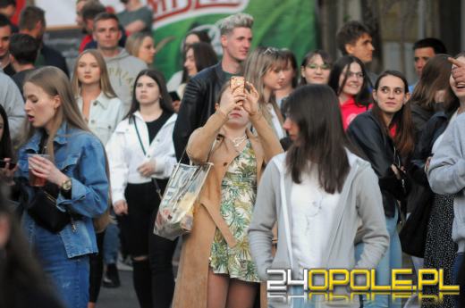 Uniwersytet Opolski zakończył koncertowanie. Dziś studenci balują na błoniach "Polibudy"