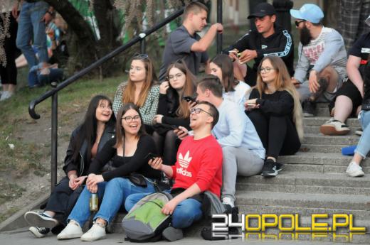 Uniwersytet Opolski zakończył koncertowanie. Dziś studenci balują na błoniach "Polibudy"
