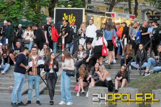 Uniwersytet Opolski zakończył koncertowanie. Dziś studenci balują na błoniach "Polibudy"