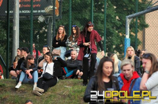 Uniwersytet Opolski zakończył koncertowanie. Dziś studenci balują na błoniach "Polibudy"