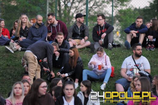 Uniwersytet Opolski zakończył koncertowanie. Dziś studenci balują na błoniach "Polibudy"