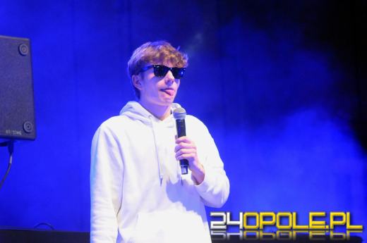 Uniwersytet Opolski zakończył koncertowanie. Dziś studenci balują na błoniach "Polibudy"