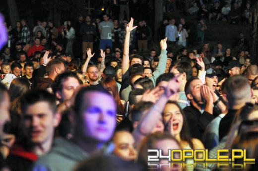 Uniwersytet Opolski zakończył koncertowanie. Dziś studenci balują na błoniach "Polibudy"