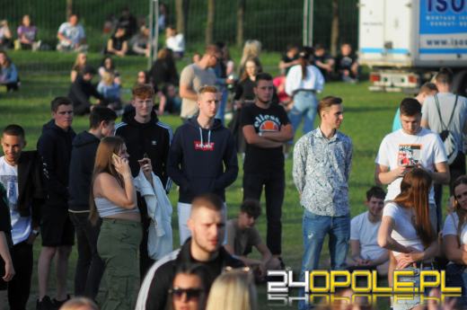 Ruszyły piastonaliowe koncerty na błoniach Politechniki Opolskiej - hip-hop przyciągnął tłumy