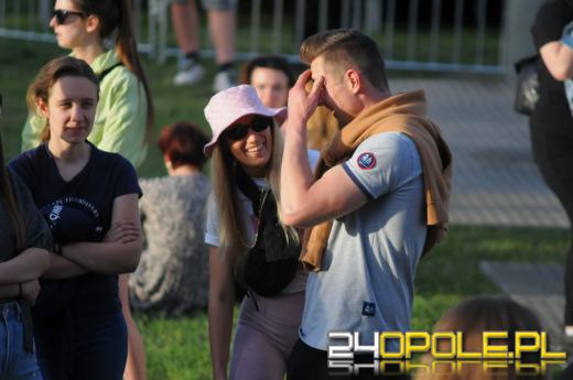 Ruszyły piastonaliowe koncerty na błoniach Politechniki Opolskiej - hip-hop przyciągnął tłumy