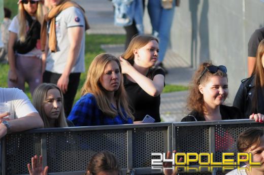Ruszyły piastonaliowe koncerty na błoniach Politechniki Opolskiej - hip-hop przyciągnął tłumy