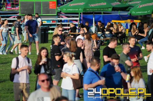 Ruszyły piastonaliowe koncerty na błoniach Politechniki Opolskiej - hip-hop przyciągnął tłumy