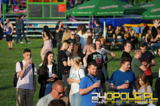 Ruszyły piastonaliowe koncerty na błoniach Politechniki Opolskiej - hip-hop przyciągnął tłumy
