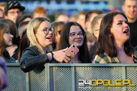 Ruszyły piastonaliowe koncerty na błoniach Politechniki Opolskiej - hip-hop przyciągnął tłumy