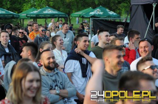 Ruszyły piastonaliowe koncerty na błoniach Politechniki Opolskiej - hip-hop przyciągnął tłumy