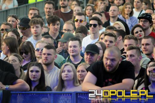 Ruszyły piastonaliowe koncerty na błoniach Politechniki Opolskiej - hip-hop przyciągnął tłumy