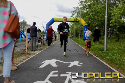 Dziesiątki czworonogów biegało i spacerowało wokół kąpieliska Malina