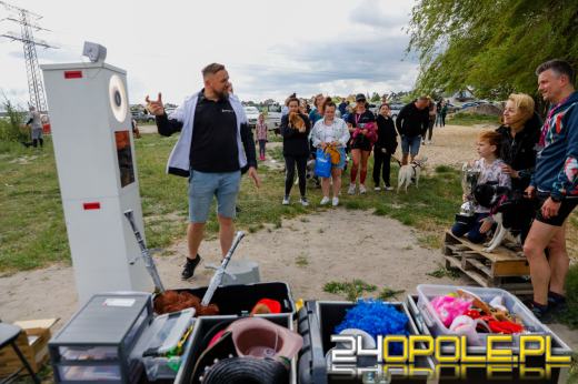 Dziesiątki czworonogów biegało i spacerowało wokół kąpieliska Malina