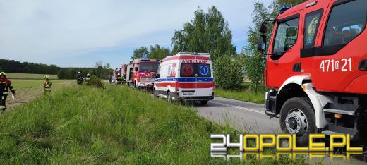 Wypadek w powiecie oleskim. Samochód wypadł z drogi