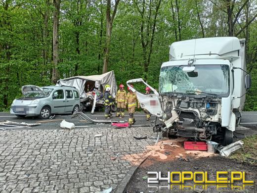 Karambol 6 pojazdów na DK11 w powiecie oleskim