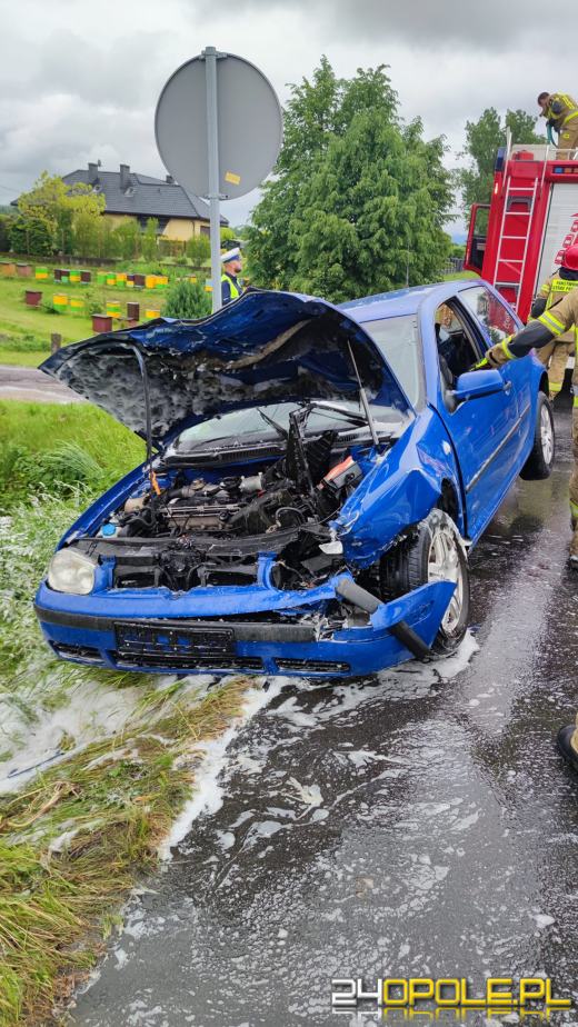 Wypadek w Bodzanowie. Dwie osoby trafiły do szpitala
