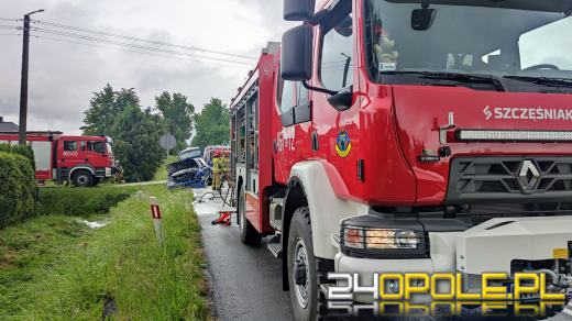 Wypadek w Bodzanowie. Dwie osoby trafiły do szpitala